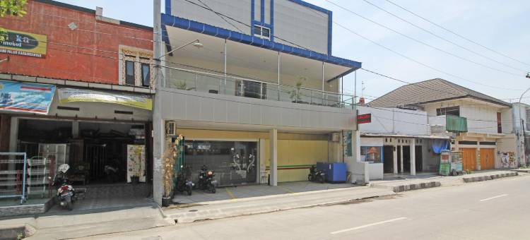 红多兹酒店-靠近311大学(RedDoorz Near Uns Solo)图片