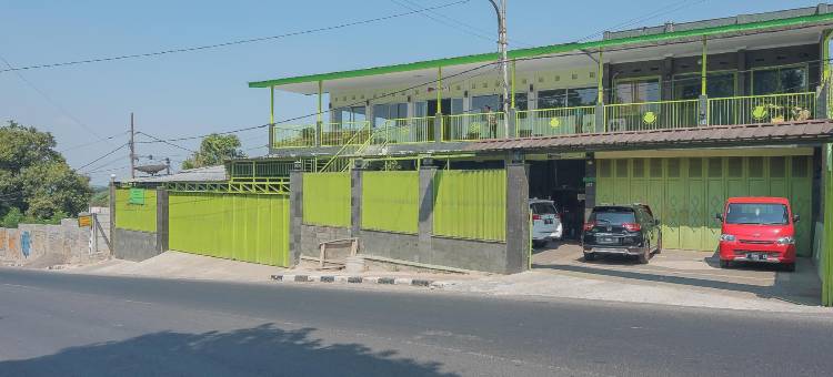 红多兹伊斯兰酒店-近梳邦卡亚威士马博物馆(RedDoorz Syariah Near Museum Wisma Karya Subang)图片