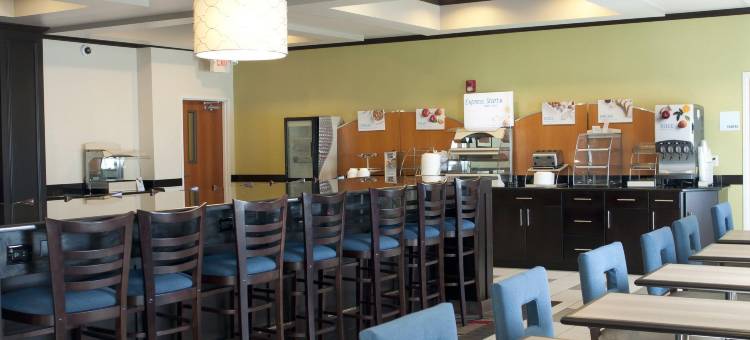 艾奥瓦安克尼 - 艾奥瓦德梅因拉昆塔温德姆套房酒店(La Quinta Inn & Suites by Wyndham Ankeny IA / Des Moines IA 2402 SE Tones Dr., Ankeny, Io)图片