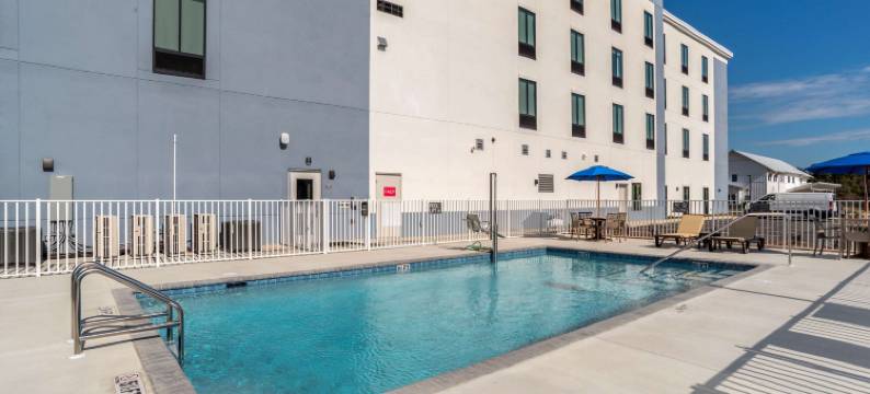 舒适酒店和套房巴拿马城海滩 - 码头公园区(Comfort Inn & Suites Panama City Beach - Pier Park Area)图片