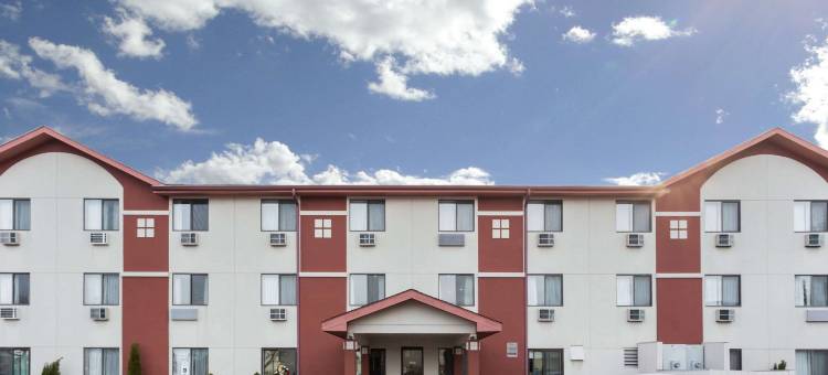 蒙德莱因-利伯蒂维尔地区速8酒店(Super 8 by Wyndham Mundelein/Libertyville Area)图片