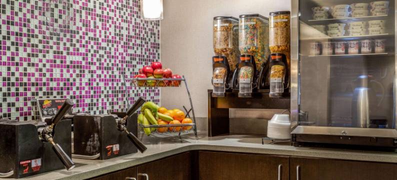 宾厄姆顿约翰逊城拉昆塔温德姆酒店(La Quinta Inn by Wyndham Binghamton - Johnson City)图片