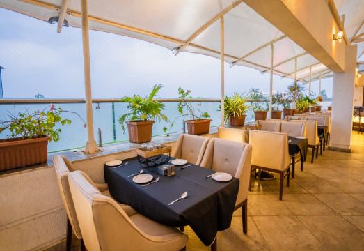 V Star Hotel Overview