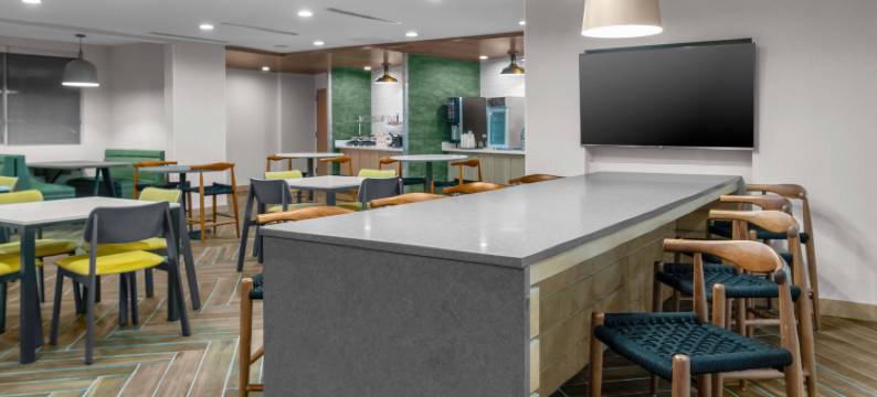 落基山城万枫套房酒店(Fairfield Inn & Suites Rocky Mount)图片