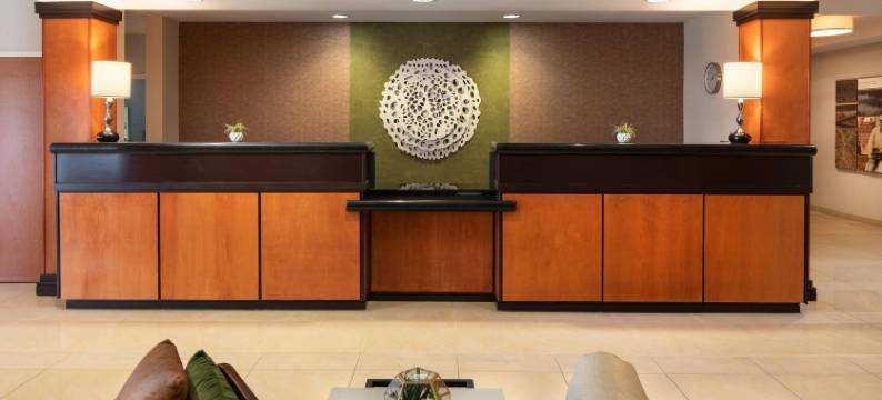 雷丁万枫酒店及套房(Fairfield Inn & Suites Redding)图片