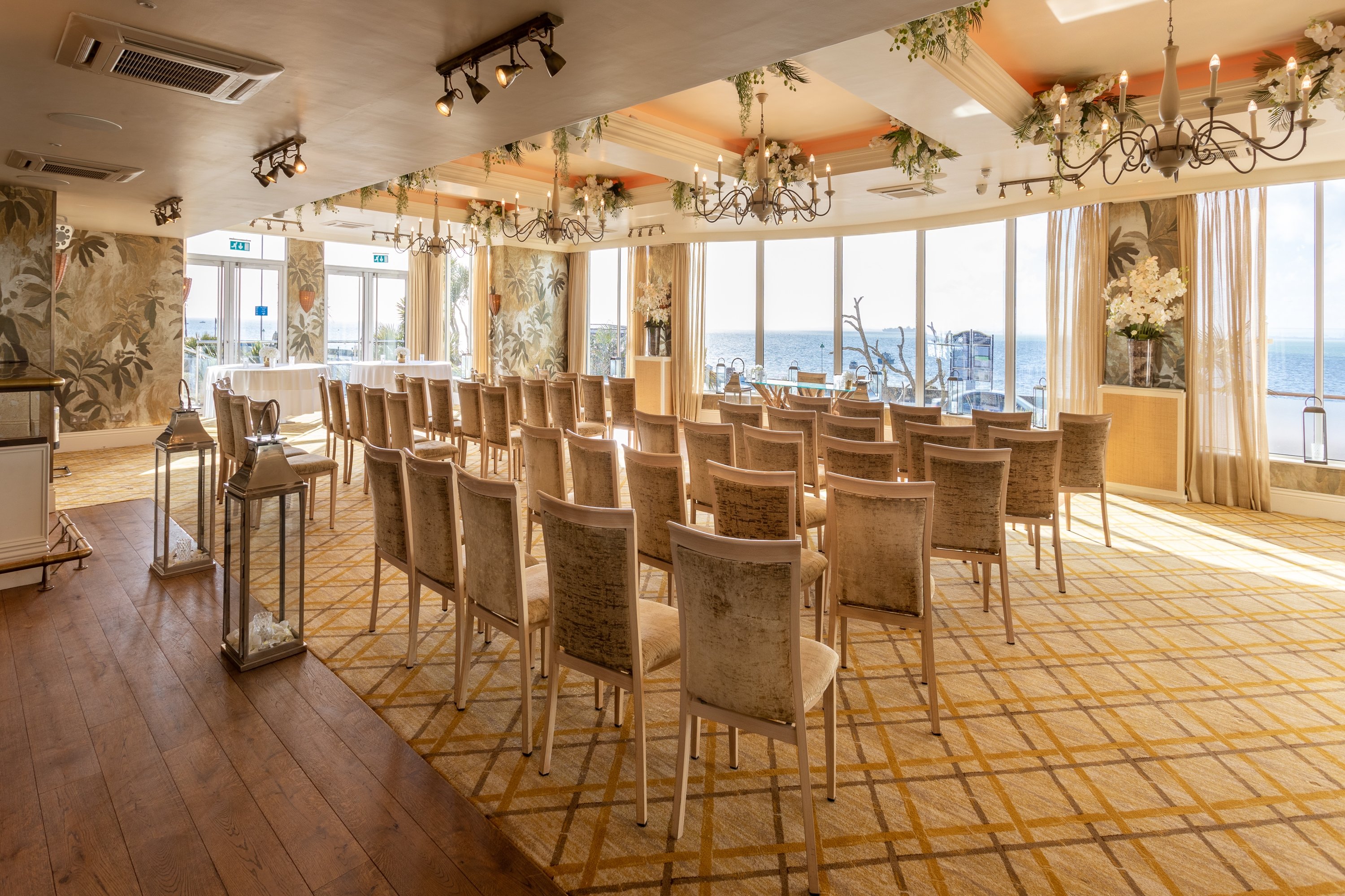 Roslin Beach HotelOver view