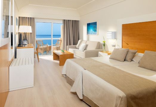 XQ El Palacete Hotel Overview