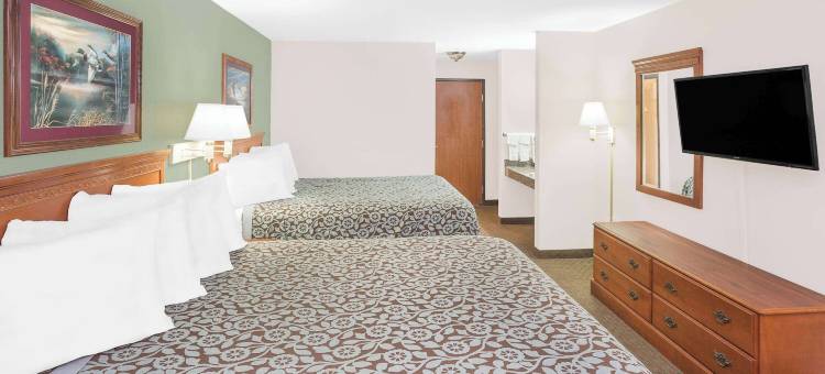 布琳克利戴斯套房酒店(Days Inn & Suites by Wyndham Brinkley)图片