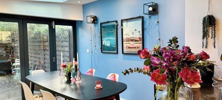 诺丁山联排别墅 - 可住5人/宠物可带/电视/无线网络(TownHouse by Notting Hill - Sleeps5 PetsOk Tv Wifi)图片