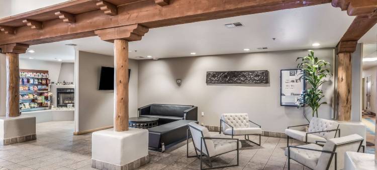 西菲尼克斯古德伊尔红狮套房酒店(Red Lion Inn & Suites Goodyear Phoenix)图片