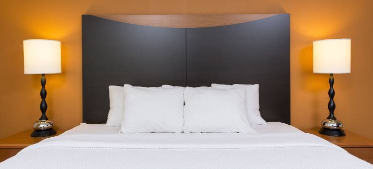 托皮卡万枫酒店(AmericInn by Wyndham Topeka)图片