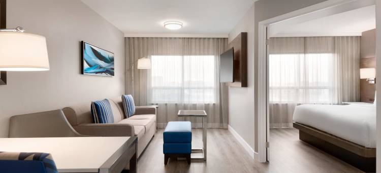 蒙特利尔机场希尔顿大使套房酒店(Embassy Suites by Hilton Montreal Airport)图片