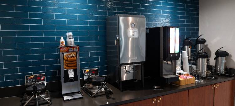 班诺克迪尔菲尔德拉昆塔温德姆套房酒店(La Quinta Inn & Suites by Wyndham Bannockburn-Deerfield)图片