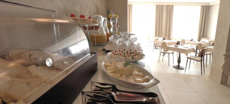 切奇纳海滩酒店(Hotel Cecina Beach)图片