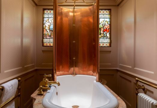 Batty Langley's Hotel Overview