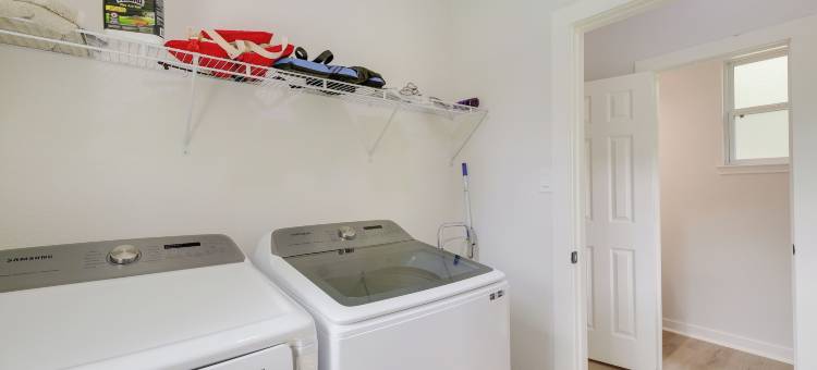 空气清新的代顿度假屋带露台+私人院子！(Airy Dayton Vacation Home w/ Deck + Private Yard!)图片