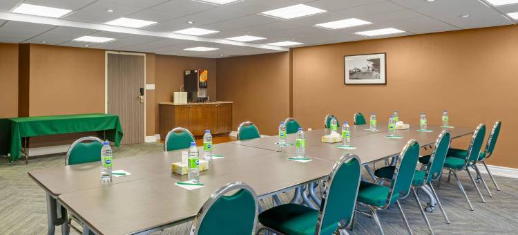 品质套房酒店(Quality Inn & Suites)图片