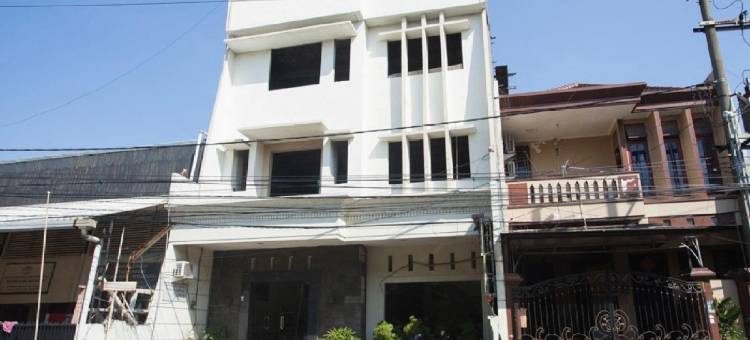 拉亚那各勾2号红门旅馆(RedDoorz @ Raya Ngagel 2)图片