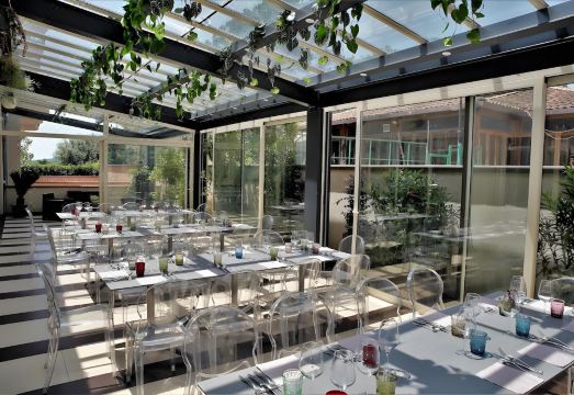 Mareneve Resort Hotel Overview