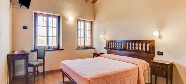 Holiday Home in Urbania with Hill Views图片