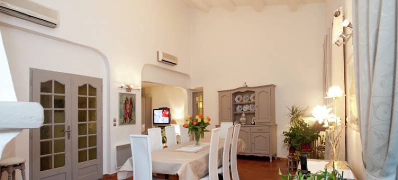 Villa in Bagnols with Pool & Near Nature Parks图片