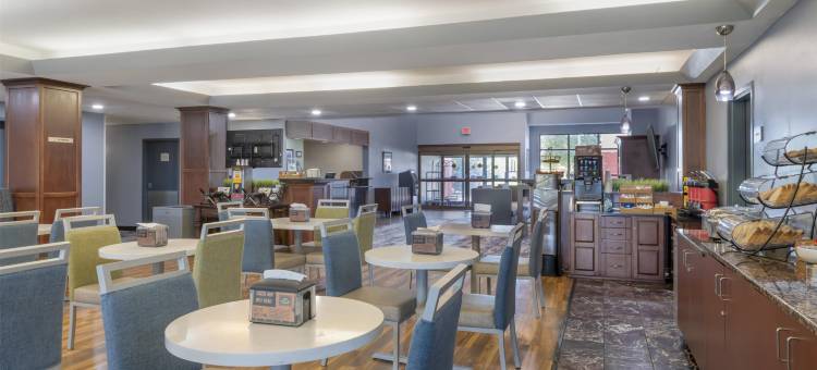 雷尔小屋贝斯特韦斯特优质套房酒店(Best Western Plus Eau Claire Conference Center)图片