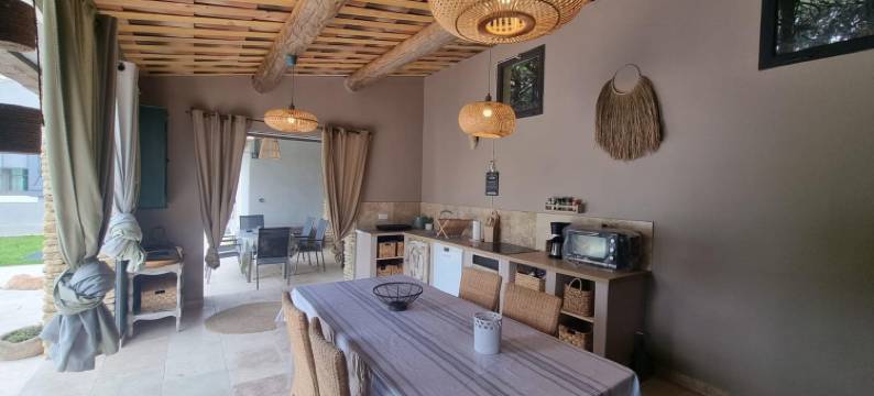 Charming holiday house with private pool, Maillane图片