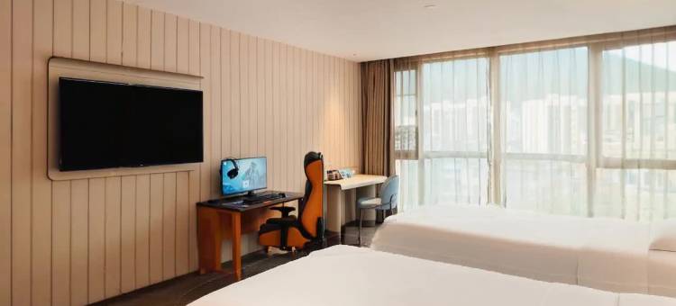 亚信电竞酒店(平乐中心广场新安街滨江道店)图片