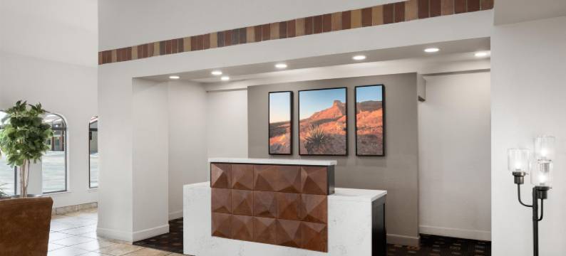 迪斯卡弗里王国贝斯特韦斯特酒店(Best Western Discovery Inn)图片