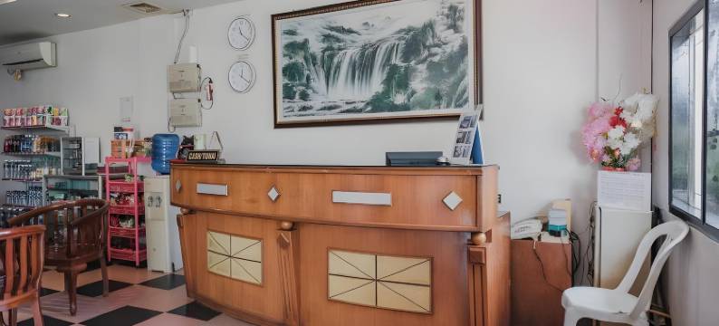 红多兹酒店-近巴淡岛名古屋山购物中心5号(Reddoorz Near Nagoya Hill Mall Batam 5)图片