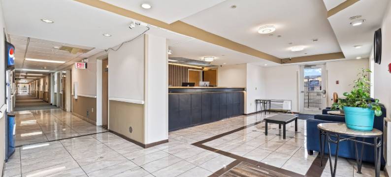 南帕罗德威套房旅馆(Rodeway Inn & Suites)图片