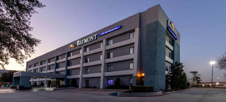 阿林顿六旗大道温德姆呗盟套房酒店(Baymont by Wyndham Arlington)图片