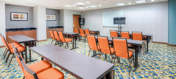 温斯顿塞勒姆市中心万枫套房酒店(Fairfield Inn & Suites Winston-Salem Downtown)图片