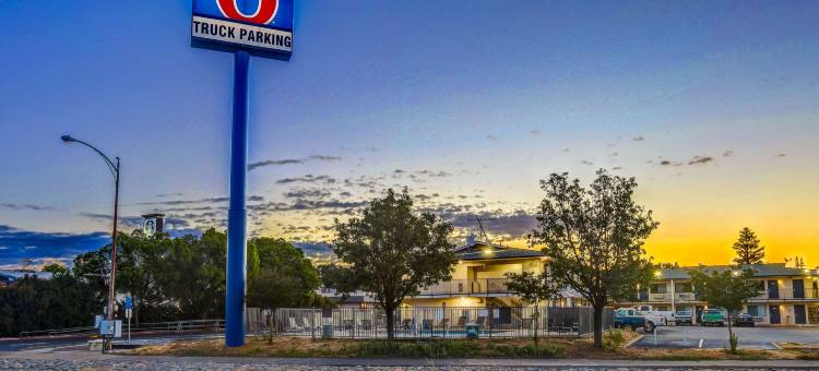 雷德布拉夫6号汽车旅馆(Motel 6 Red Bluff, CA)图片