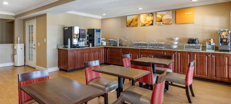 圣克莱门特海滩舒适套房酒店(Comfort Suites San Clemente Beach)图片