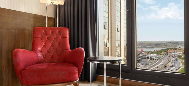 贝利都泽温德姆华美达酒店(Ramada by Wyndham Beylikduzu)图片