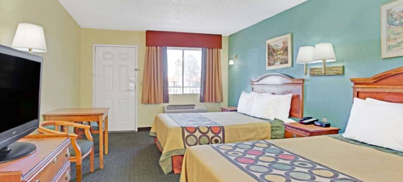 图森市中心会议中心速8酒店(Super 8 by Wyndham Tucson Downtown Convention Center)图片