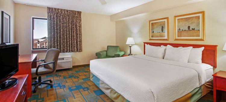 阿尔伯克基日报中心西北拉昆塔温德姆套房酒店(La Quinta Inn & Suites by Wyndham Albuquerque Journal Ctr NW)图片