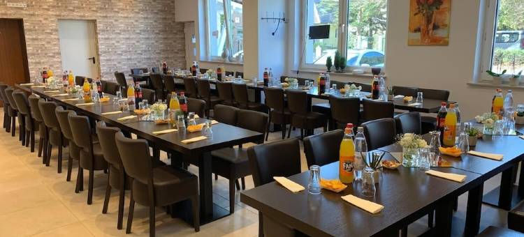 勒沃库森霍夫多尔玛根酒店(Apart-Hotel Rheinischer Hof Dormagen)图片