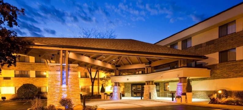 阿灵顿高地 - 麋鹿林郊区套房酒店(Suburban Studios Arlington Heights Elk Grove)图片