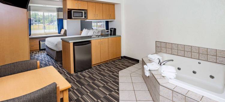 Microtel Inn & Suites by Wyndham Plattsburgh图片