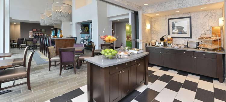 德梅因市中心希尔顿欢朋套房酒店(Hampton Inn & Suites des Moines Downtown)图片