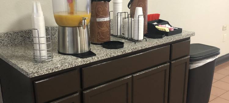 莱辛顿 - 汉堡红屋顶套房酒店(Red Roof Inn & Suites Lexington – Hamburg)图片