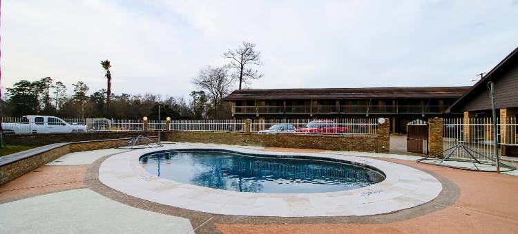 OYO Pinewood Inn & Suites Silsbee图片