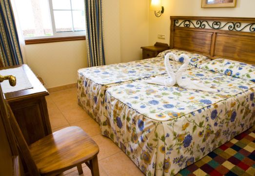 Aparthotel Cabicastro Tres Estrellas SuperiorHotel Overview