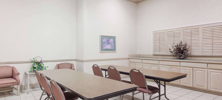 贾斯珀速8酒店(Super 8 by Wyndham Jasper TX)图片