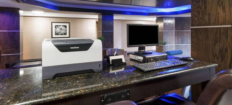 舒适套房酒店机场I-10(Comfort Inn & Suites I-10 Airport)图片