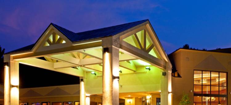 Holiday Inn Resort 乔治湖，草地(Holiday Inn Resort LAKE GEORGE - ADIRONDACK AREA by IHG)图片
