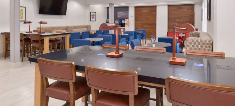 Holiday Inn Express 威克瑟姆(Holiday Inn Express Wixom)图片