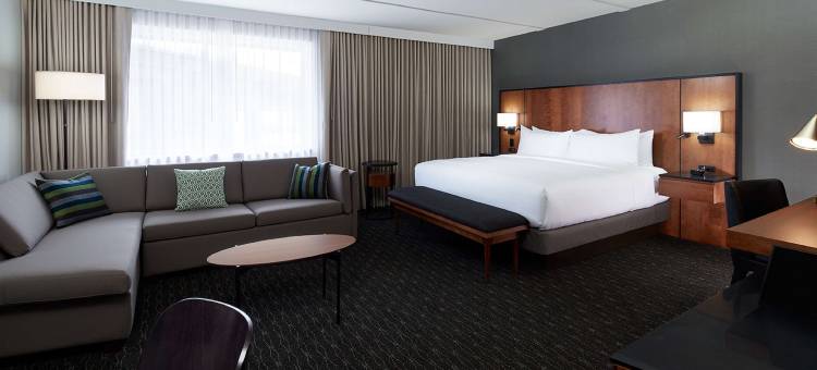 蒙特娄机场希尔顿逸林酒店(DoubleTree by Hilton Montreal Airport)图片